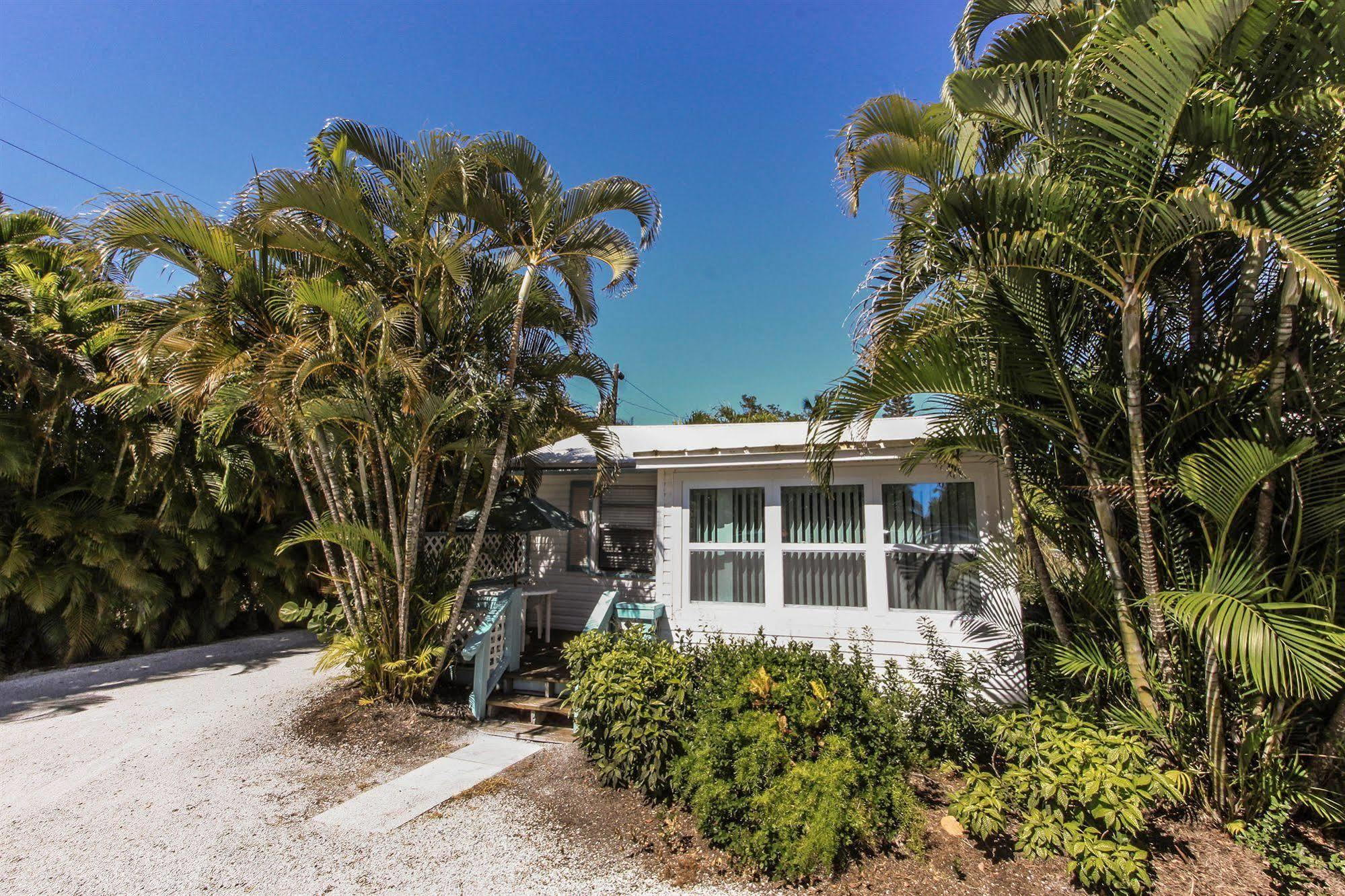 Gulf Breeze Cottages Sanibel Bagian luar foto
