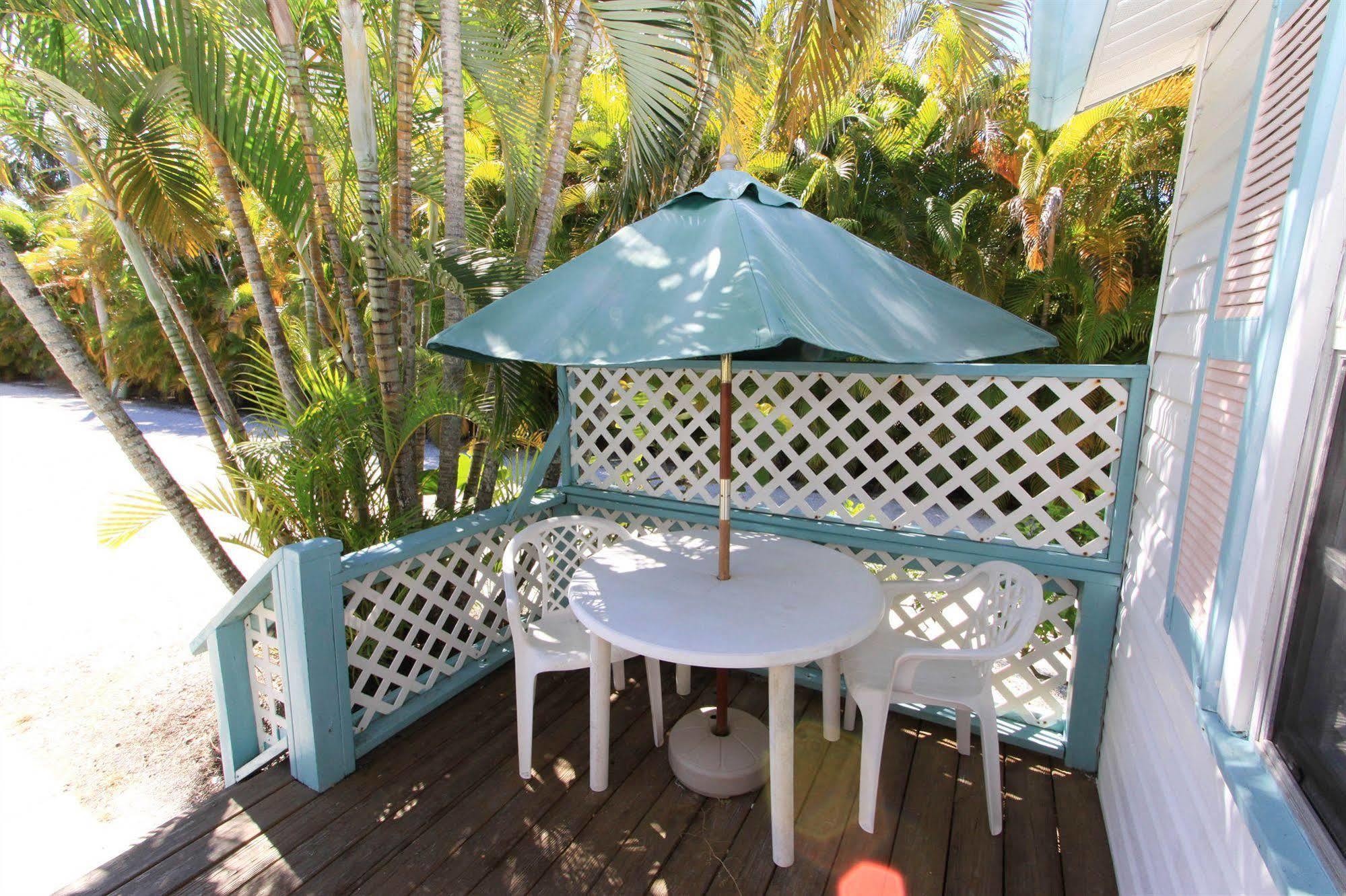 Gulf Breeze Cottages Sanibel Bagian luar foto