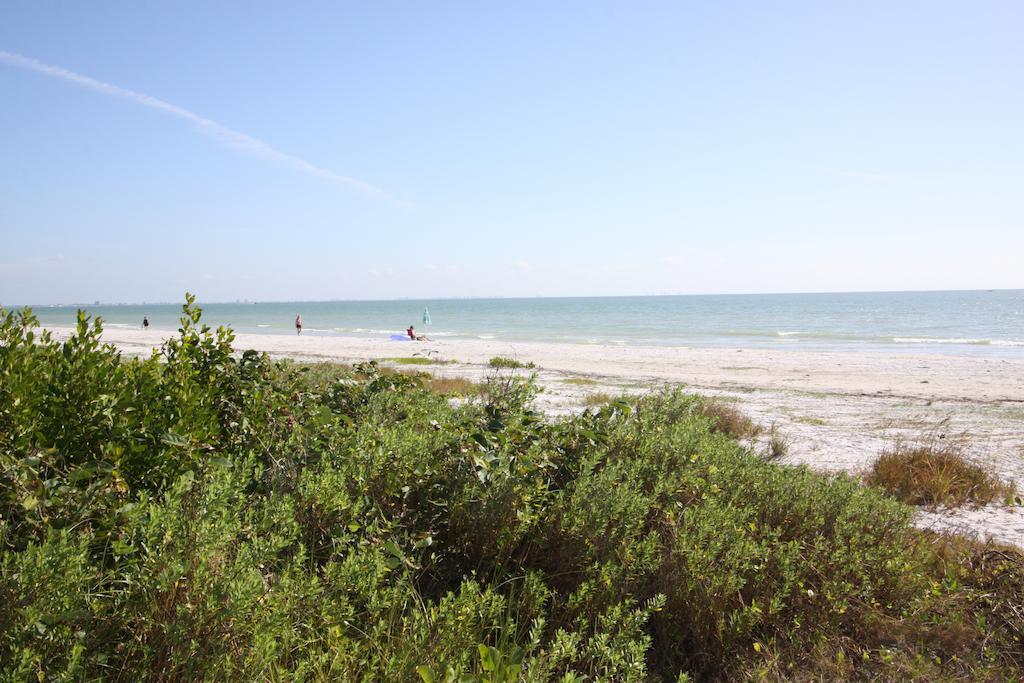 Gulf Breeze Cottages Sanibel Bagian luar foto