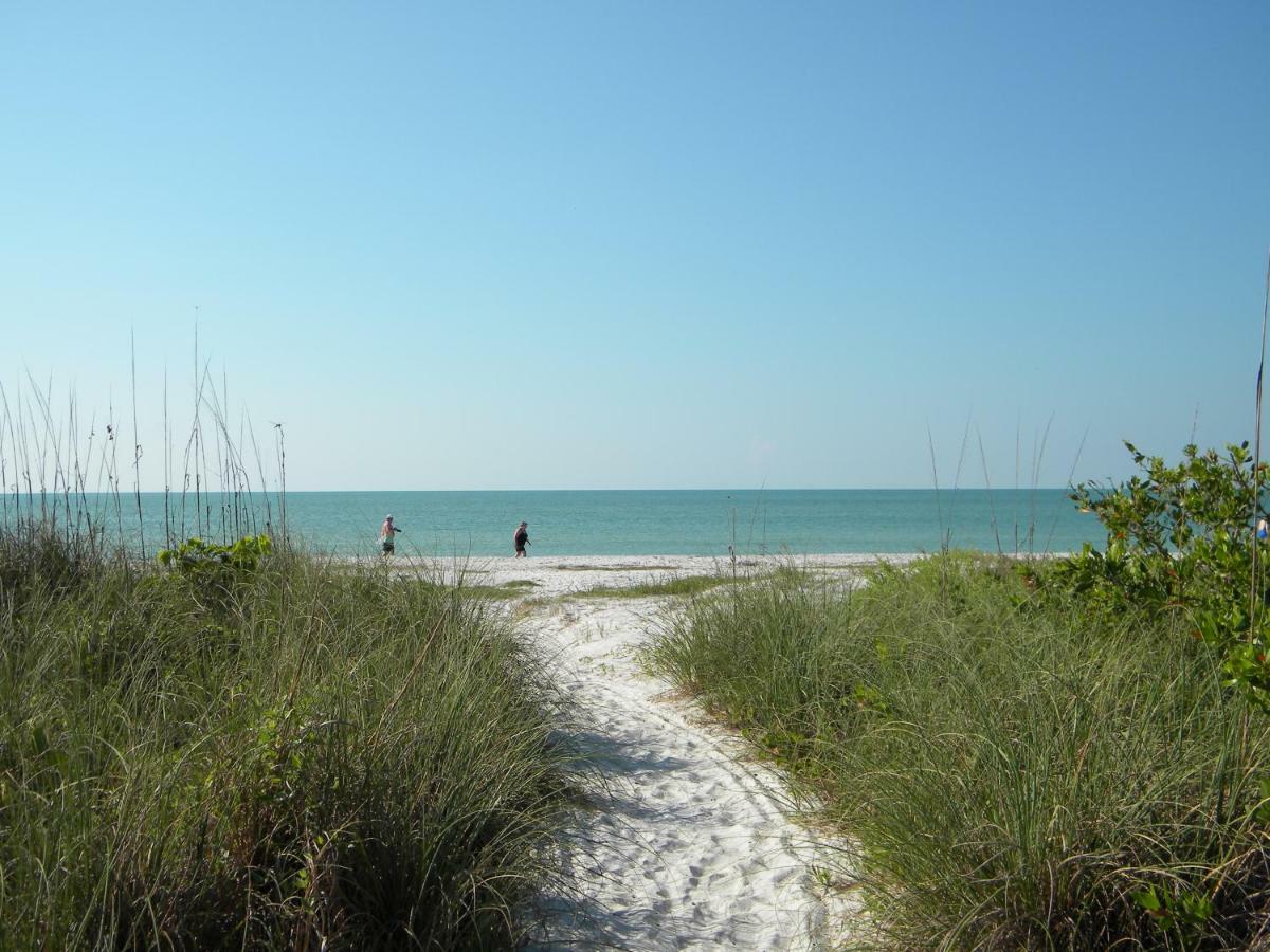 Gulf Breeze Cottages Sanibel Bagian luar foto